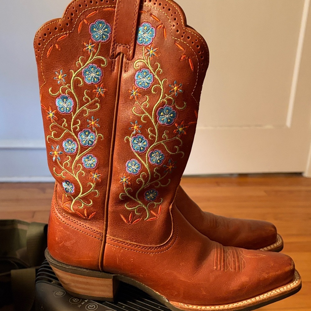 Women's Ariat Brown Leather Embroidered Western Boots - Floral Design